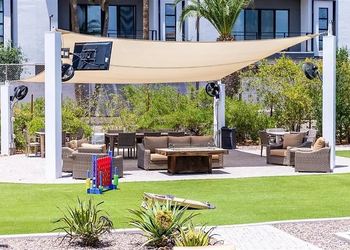 214 Fully Furnished 1br Suite-outdoor Pool